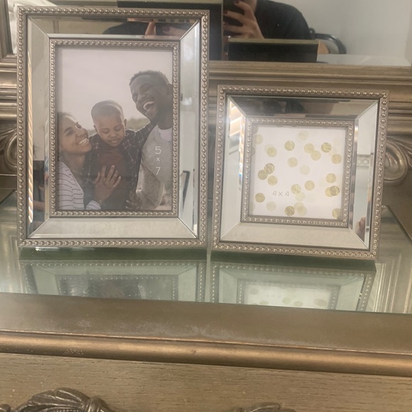 Brand new picture frames! Set of 2. One is 5x7 and one is 4x4! - Picture 1 of 3